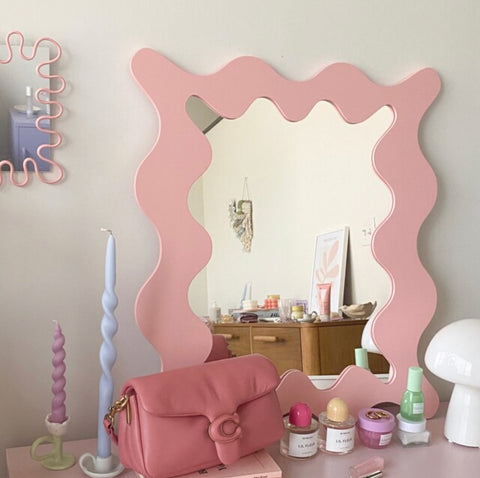 Curvy Mini Wavy Mirror