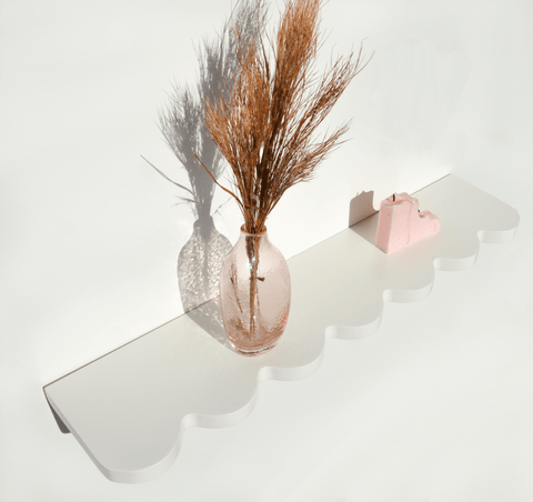 Alice the wavy shelf