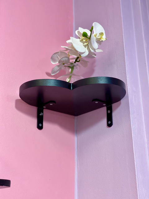 Freya heart corner shelf