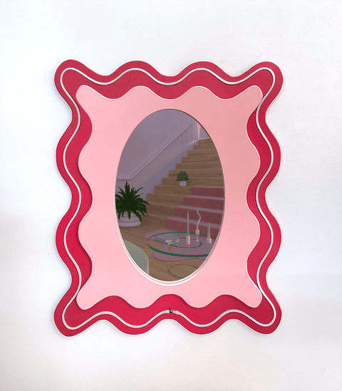 Curvy Betty, Wavy mirror