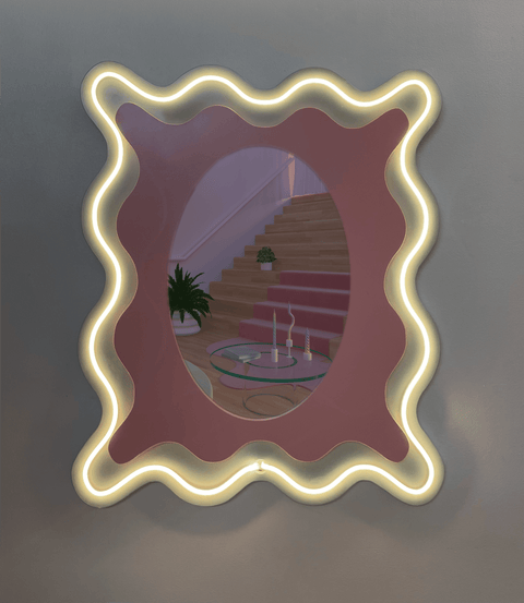 Curvy Betty, Wavy mirror