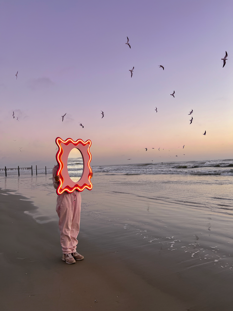 Curvy Betty, Wavy mirror