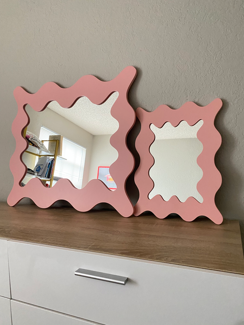Curvy Mini Wavy Mirror