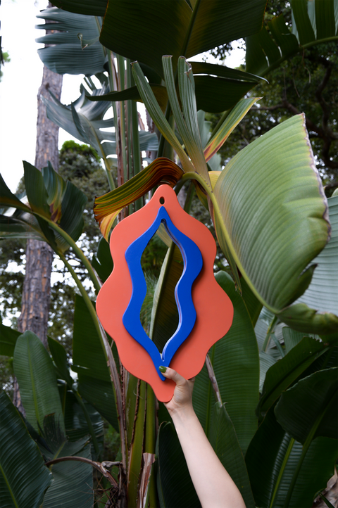 The Cuchi Papaya, Curvy Mirror